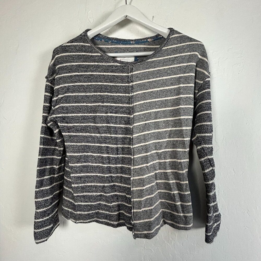 Anthropologie Womens Gray White Striped Knit Crew neck Sweater Medium Pullover